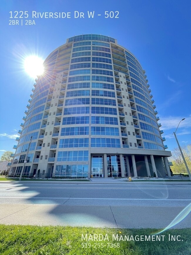 Building Photo - WATERFRONT CONDO 2 BED/2 BATH CONDO -RIVERSIDE DR + HYDRO & GAS! Unit 502
