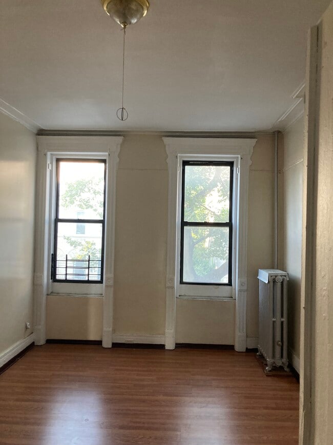 Building Photo - 48 Patchen Ave Unit 2 Rental