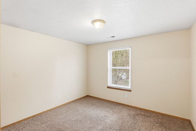 Photo - 3 Bedroom Home Near Woodstock Neighborhood