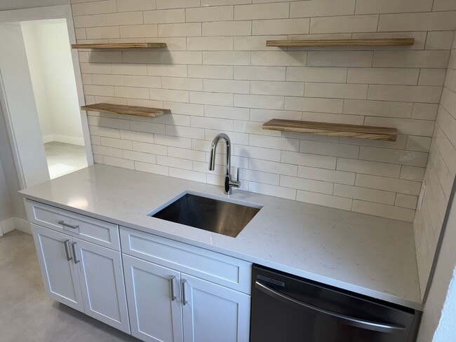 Photo - Crystal Lake Unit 2300 E Crystal Lake Ave  1C