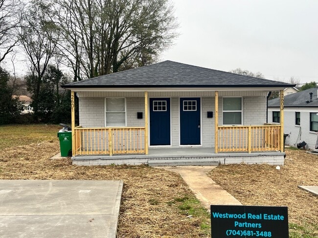 Photo - 2603 Dundeen St