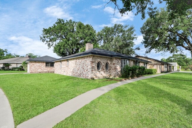 Photo - 15135 Chipman Ln.