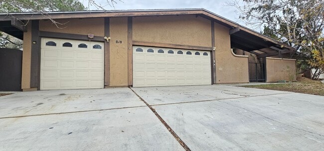 Photo - 818 Sherri St