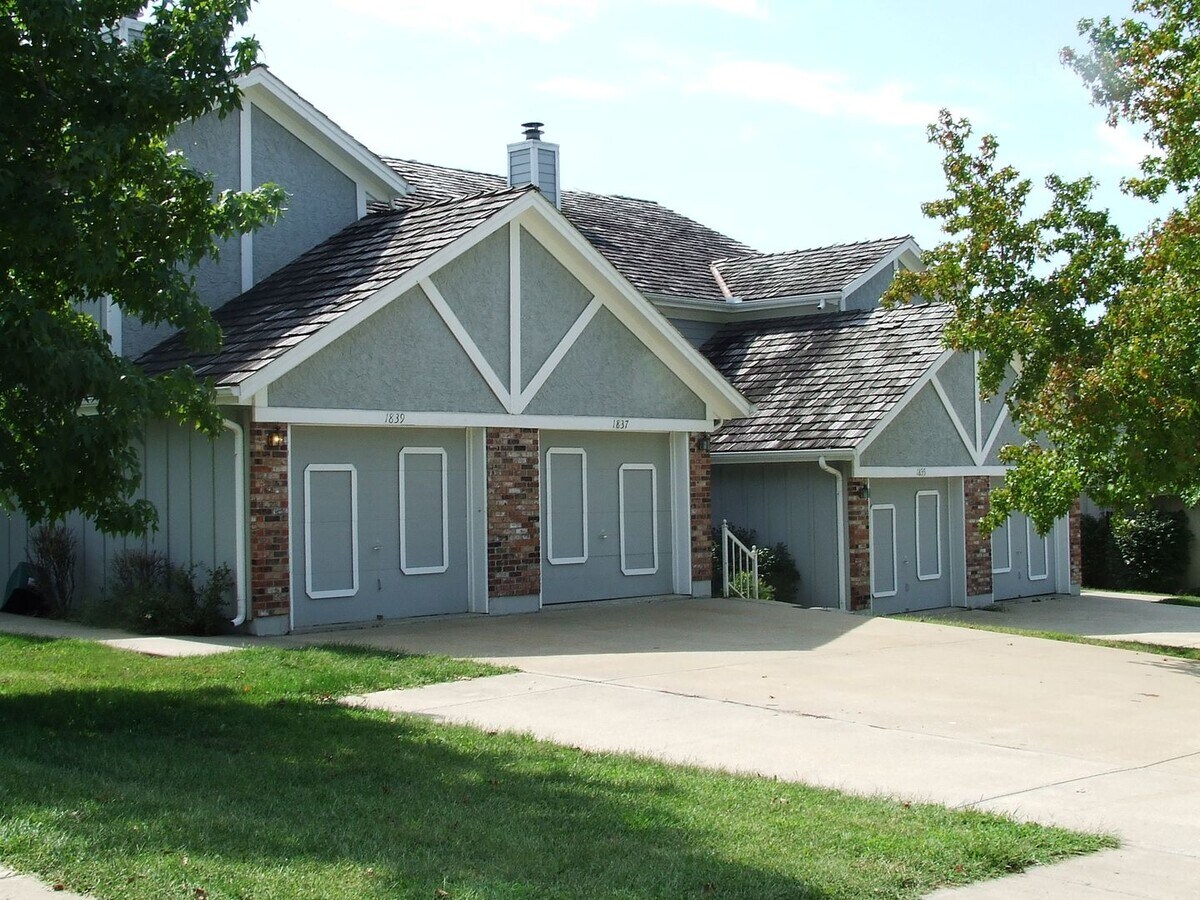 4 unit complex - 4 unit complex