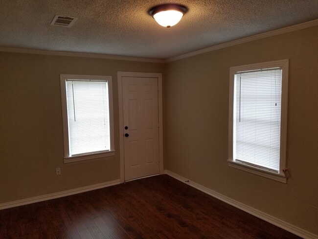 Photo - Charming 3 Bedroom 1 Bath in Ridglea Area!