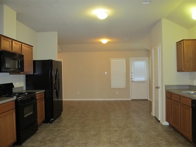 12215 Turchin Dr