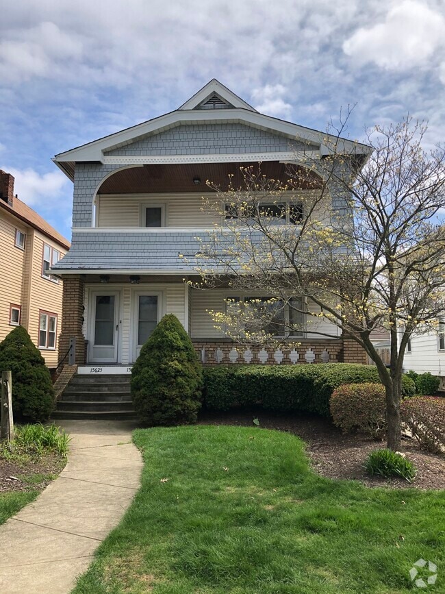 Building Photo - 15625 Delaware Ave Unit 3rd Floor Rental