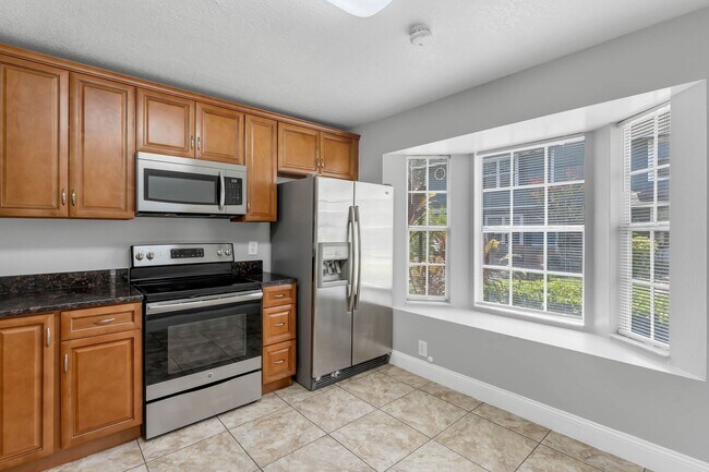 Photo - Beautiful 2/2.5 Townhome Near Downtown and...