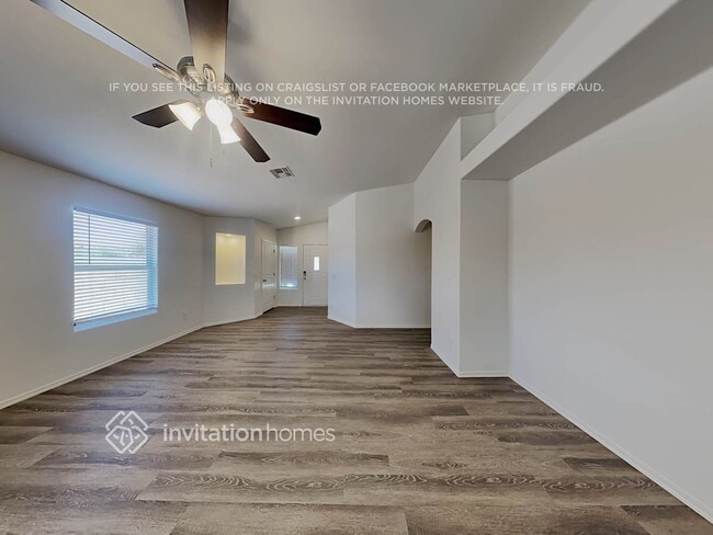 Photo - 16749 W Washington St