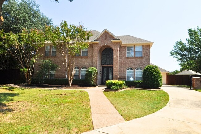 Building Photo - AVAILABLE NOW! Prestigious 5-3.5-3 w POOL ... Rental