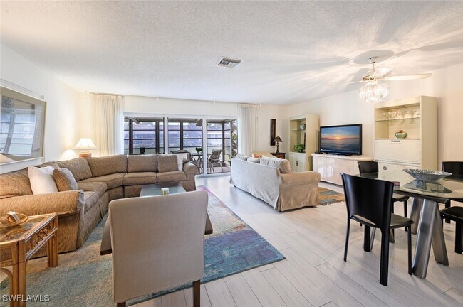 Photo - 83 Glades Blvd Unidad 1612