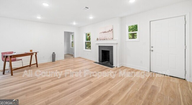 Photo - 2000 Cascade Rd