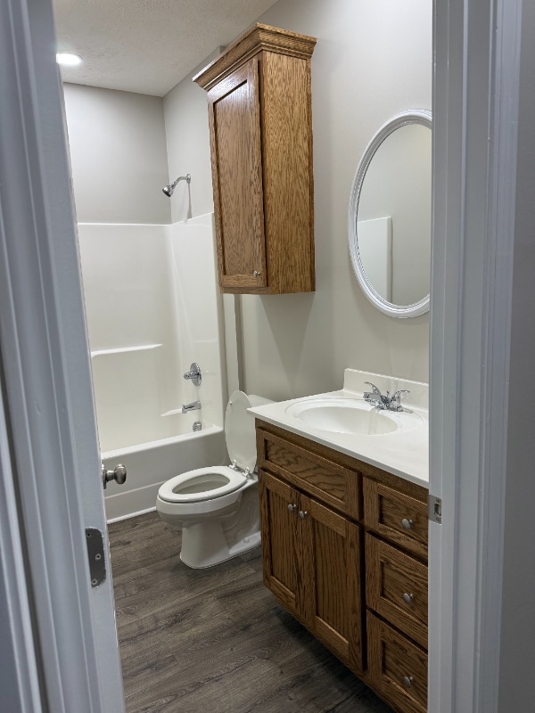 Photo - 521 E 15th St