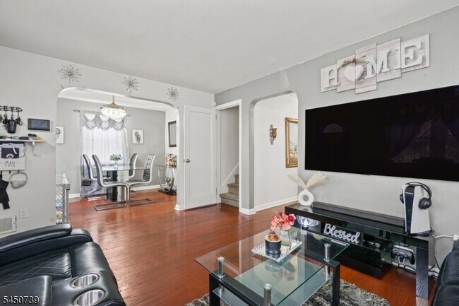 Photo - 717 Sheridan Ave