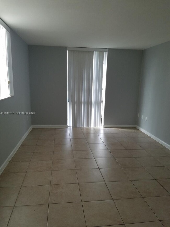 Building Photo - 16851 NE 23rd Ave Unit B301