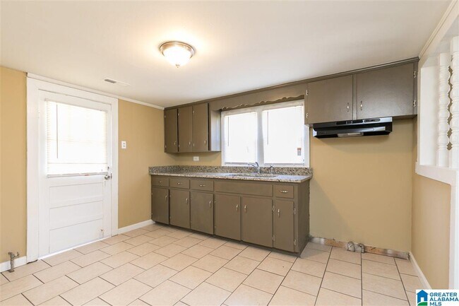 115 Vail Ave