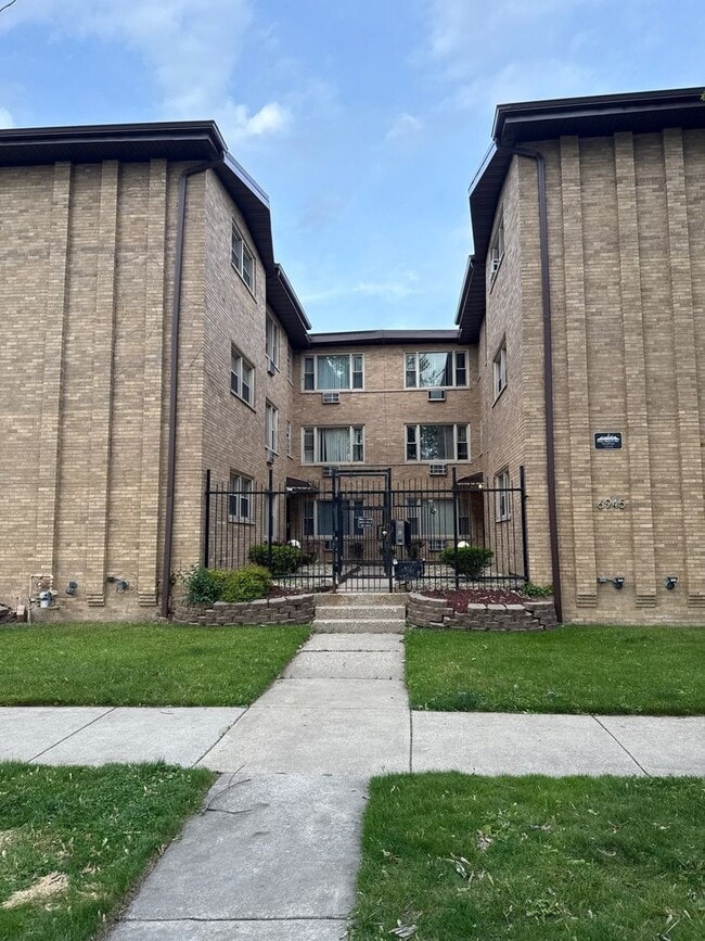 Building Photo - Modern Comfort in South Shore Rental