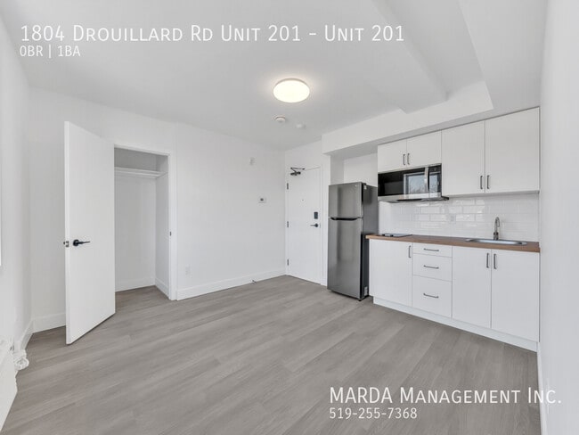 Photo - RENOVATED BACHELOR UNIT IN EAST WINDSOR-UTILITIES & WIFI INCLUDED Unité 201