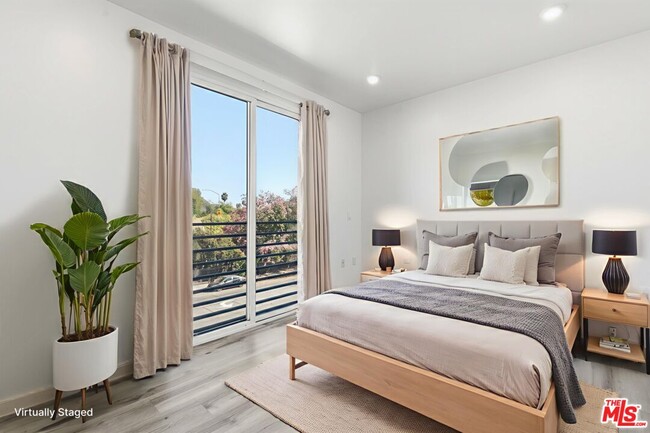 Photo - 11408 Sarah St Unit 301