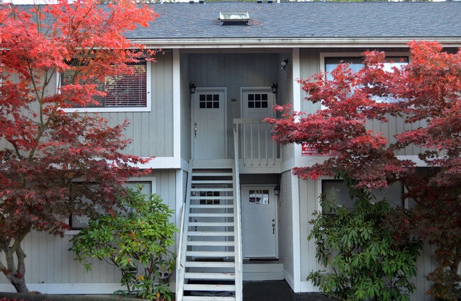 La unidad está arriba a la derecha - 11711 100th Ave NE Unidad Top right