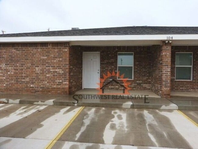 Building Photo - Modern 2 bedroom 2 bath apartment