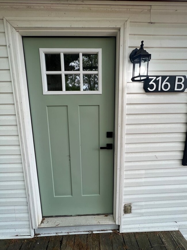 Photo - Beautifully Renovated Tiny Home in Martin!