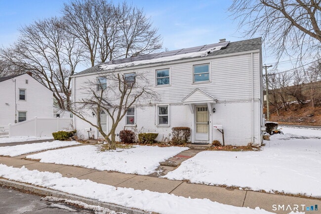 Photo - 3 New Hampshire Dr