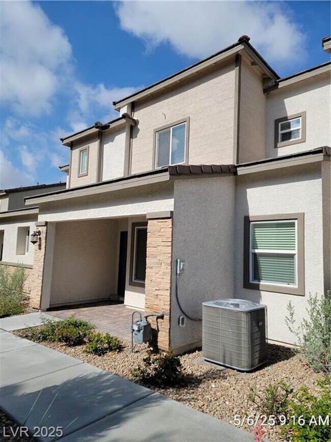 BRAND NEW 3 BED, 2.5 BATH TOWNHOME IN NW L... - BRAND NEW 3 BED, 2.5 BATH TOWNHOME IN NW L...