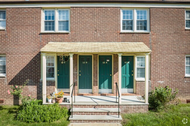 Entrada - Riverview Gardens