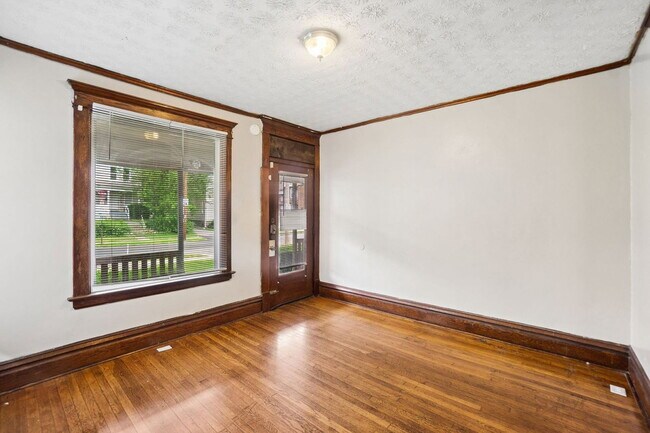 Photo - 293 E 14th Ave
