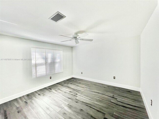 Photo - 1542 Drexel Ave Unidad 107