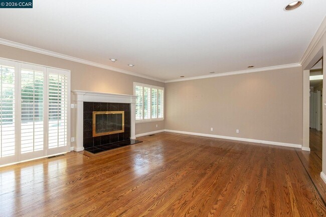 Photo - 432 Stonefield Pl