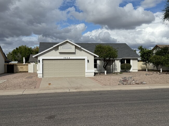 Building Photo - 3624 W Elgin St