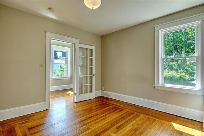 Photo - 67 E Manning St Unit 2