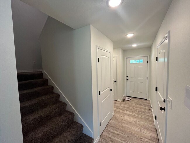 Photo - Brand New Home for Rent in Spingfield!