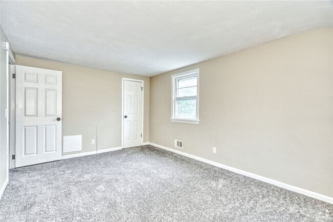 Building Photo - 170 Hilltop Rd Rental