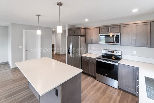 Photo - 1305 N Coach Dr