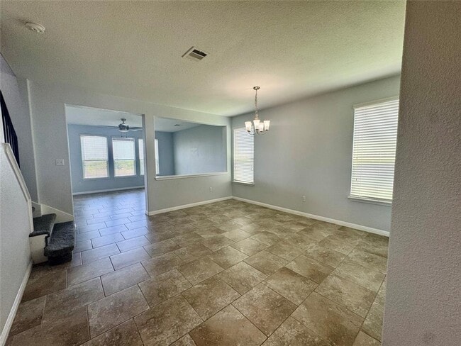 Photo - 372 Kingfisher Ln