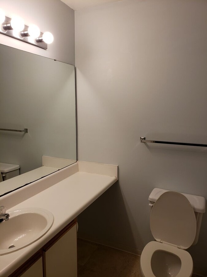 1440 Collegiate Circle Unit 103 Raleigh NC 27606 - 1440 Collegiate Circle Unit 103 Raleigh NC 27606