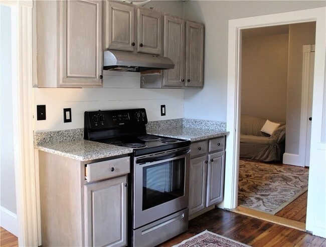 Photo - 25 W Narragansett Ave