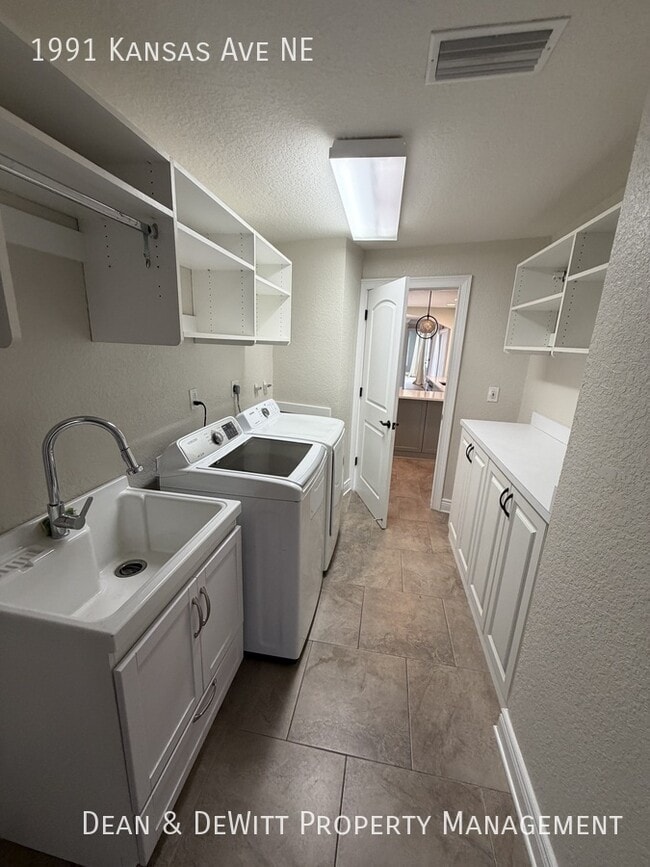 Photo - 4 Bed/3 Bath