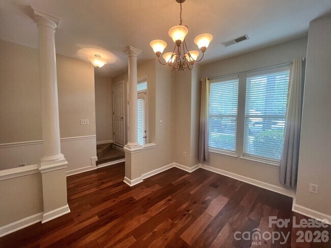 Photo - 819 Northeast Dr