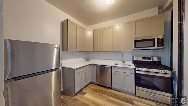 Building Photo - 520 E 83rd St Unit B2 Rental