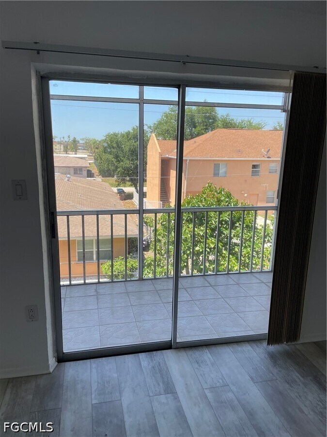Photo - 4906 Victoria Dr Unit 313