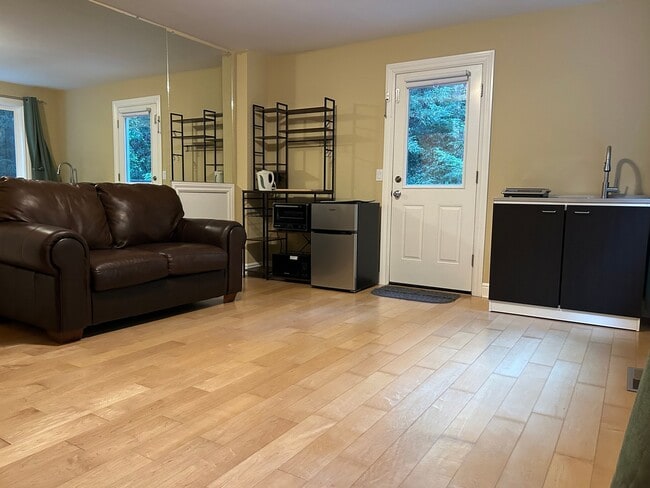 Photo - 435 Hubbard Gulch Rd