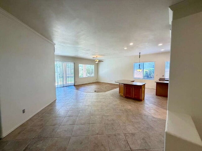 Photo - 885 W Aloe Pl