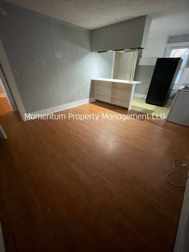 Building Photo - Beautiful One Bedroom One Bath- AVAILABLE FOR IMMEDIATE MOVE IN!! Unit C