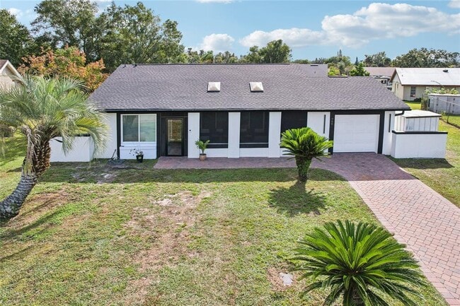 Building Photo - 706 Brassie Ln