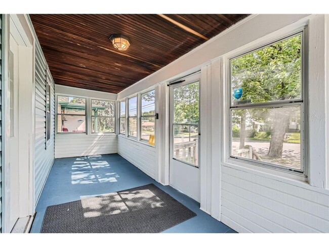 Photo - 1083 Western Ave N