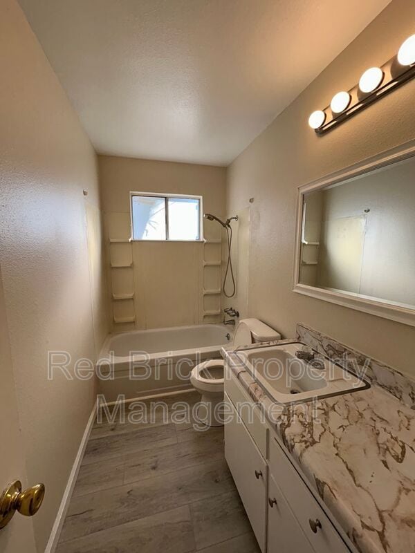 Photo - 315 Donner Rd